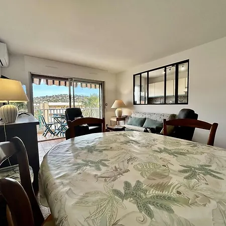 T3 Avec Piscine Et Parking, Au Bord De Mer, Sainte-maxime, Climatise Et Proche Commerces - Fr-1-226-542 *