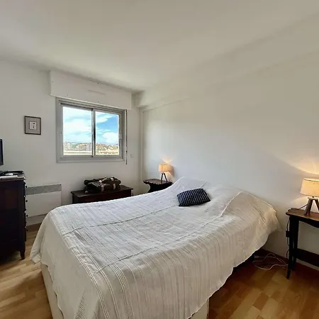 T3 Avec Piscine Et Parking, Au Bord De Mer, Sainte-maxime, Climatise Et Proche Commerces - Fr-1-226-542 * Sainte-Maxime